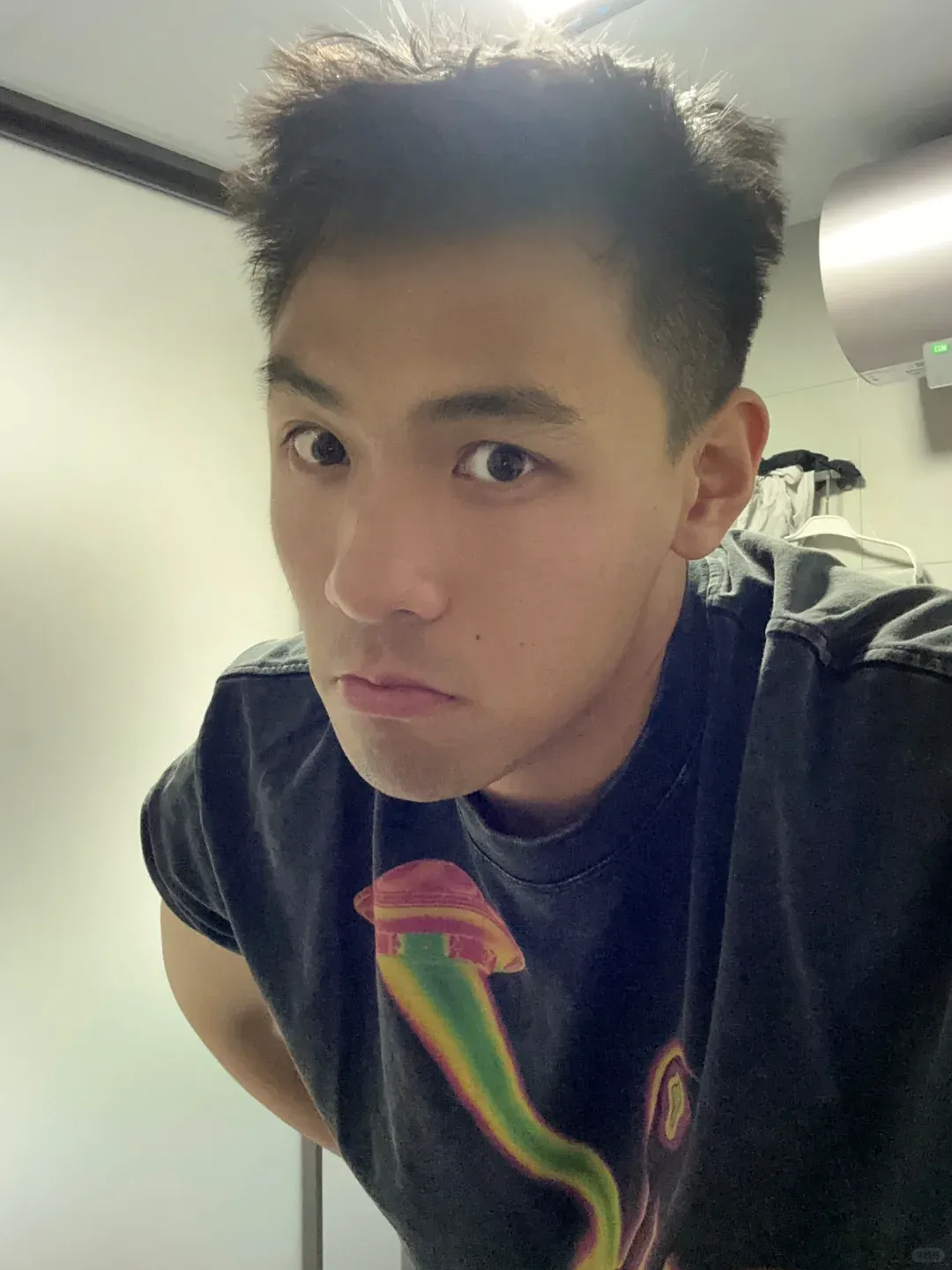 辽宁 190CM 寸头退役兵哥自拍，胸毛长得也太旺盛了！