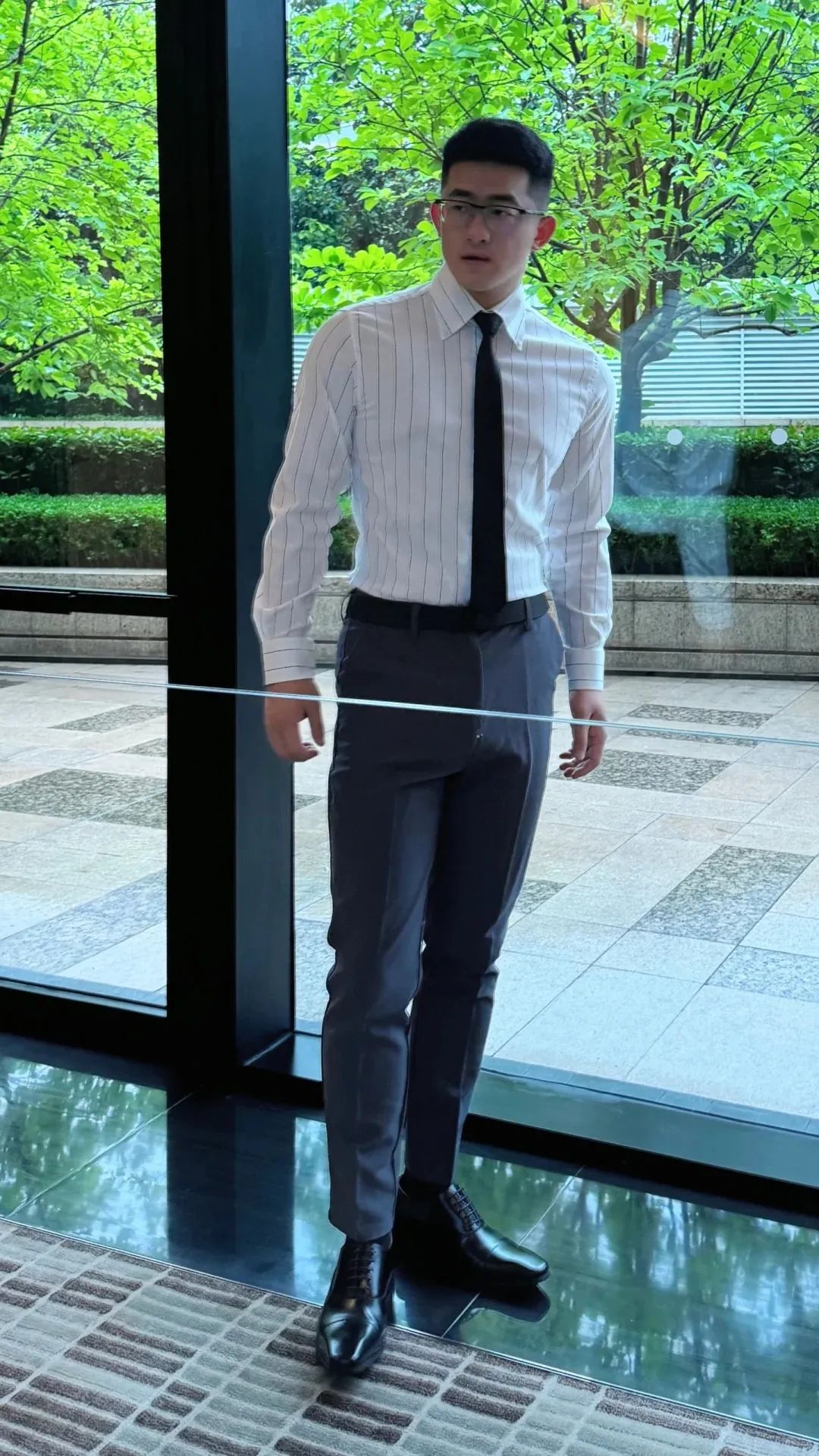 188cm 医学男大西装大弟弟，韩剧男主既视感