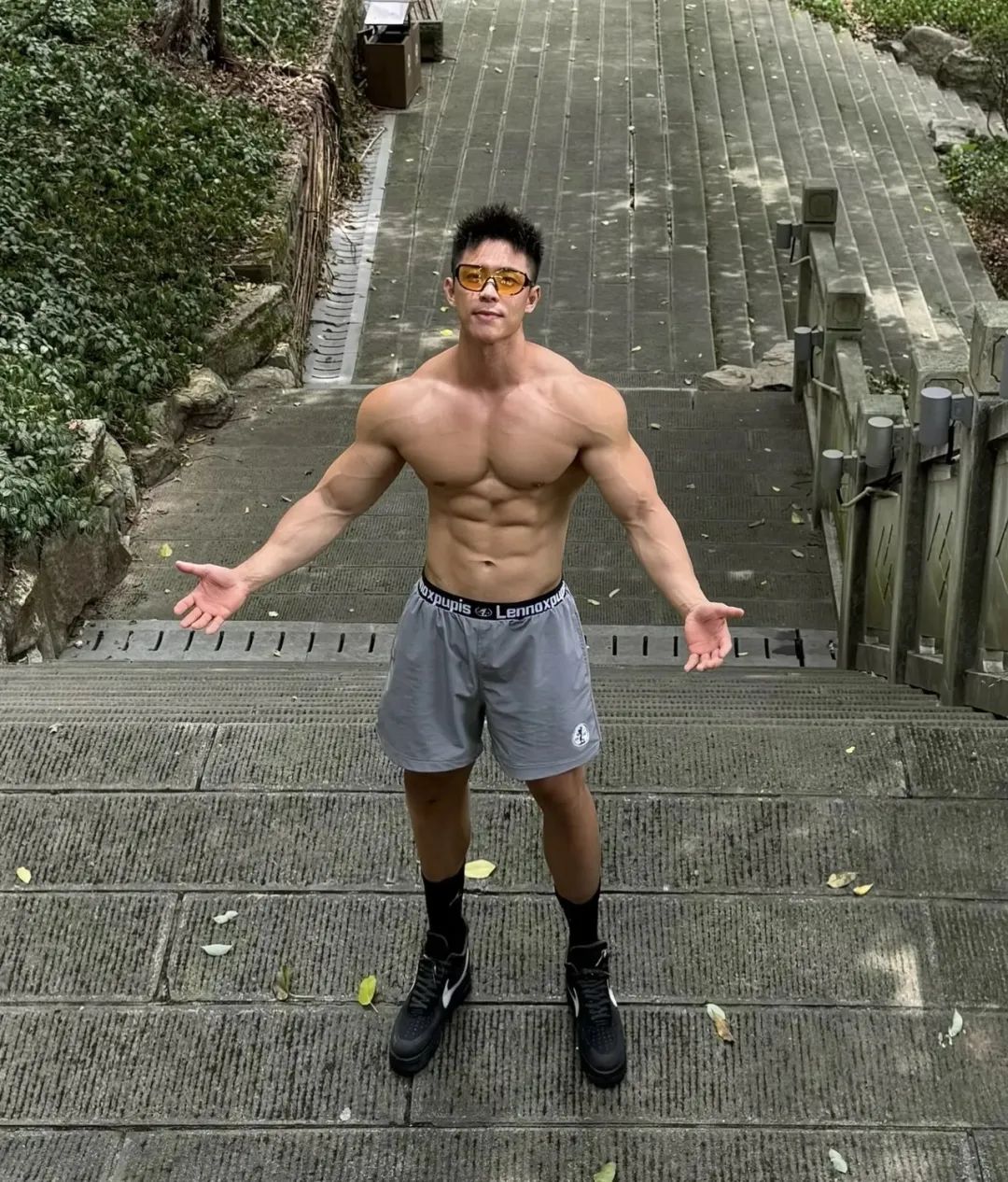 重庆肌肉男，被偷摸着采访录屏了！！！