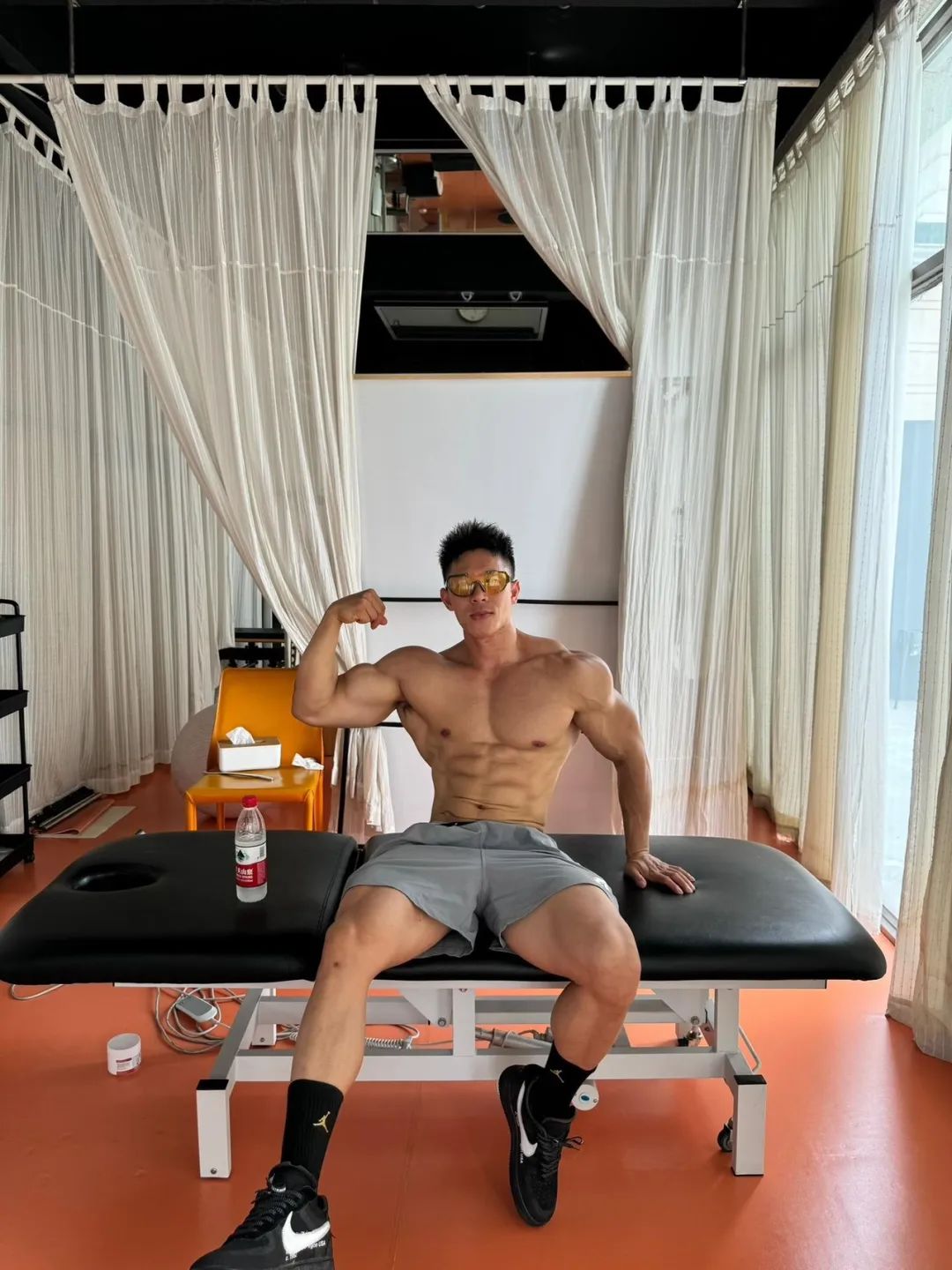 重庆肌肉男，被偷摸着采访录屏了！！！