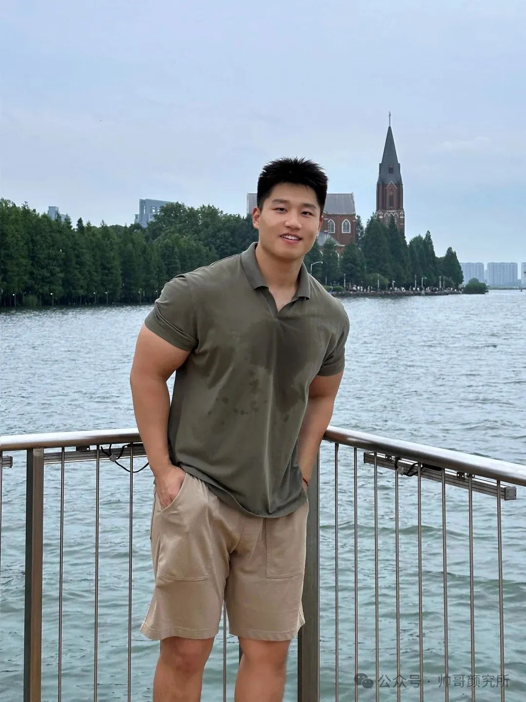 朴实男人味！这样的黑皮男是多少人的心头好 | 网红帅哥