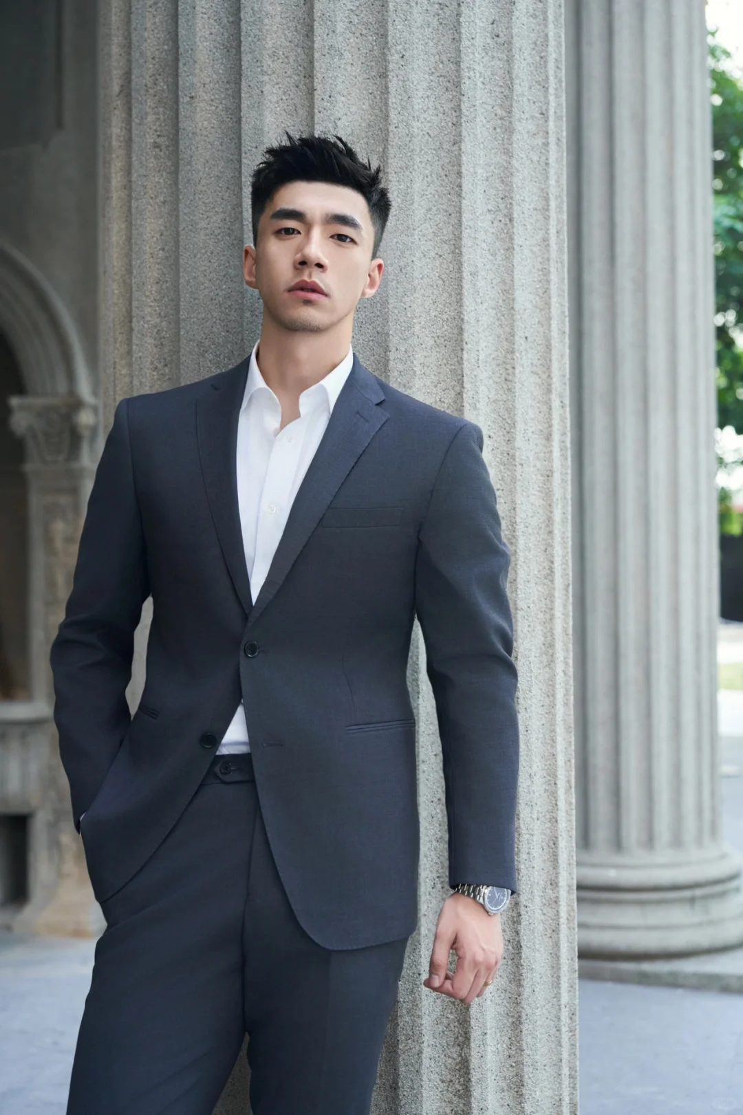 山东西装 190cm 大男孩，来电梯口一下！