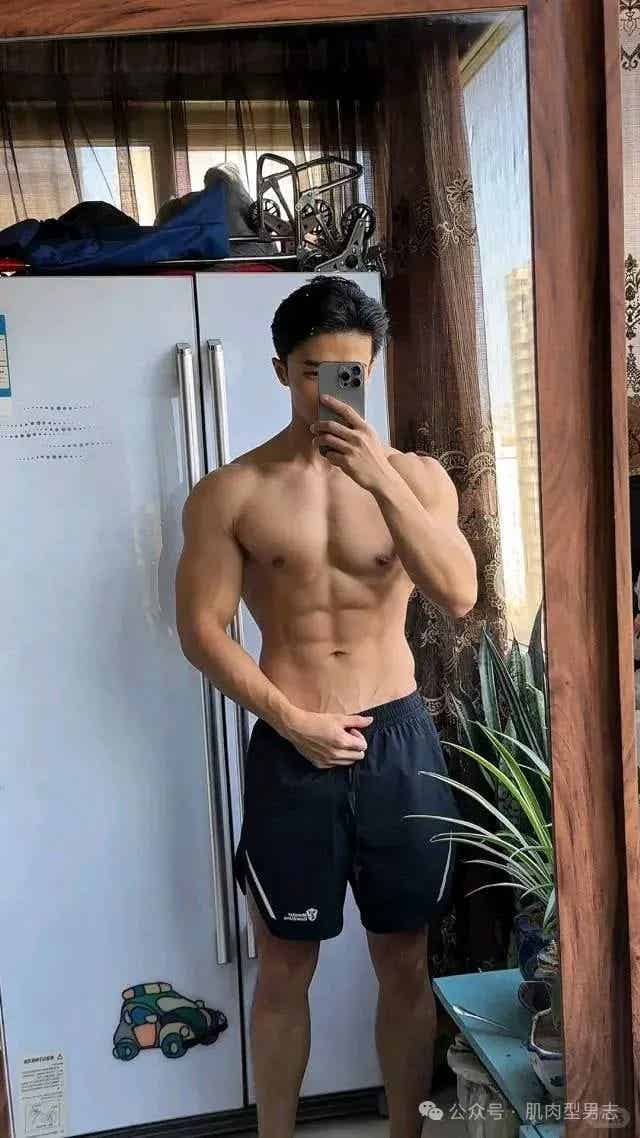 肌肉型男的美式前刺，刺进了我的心