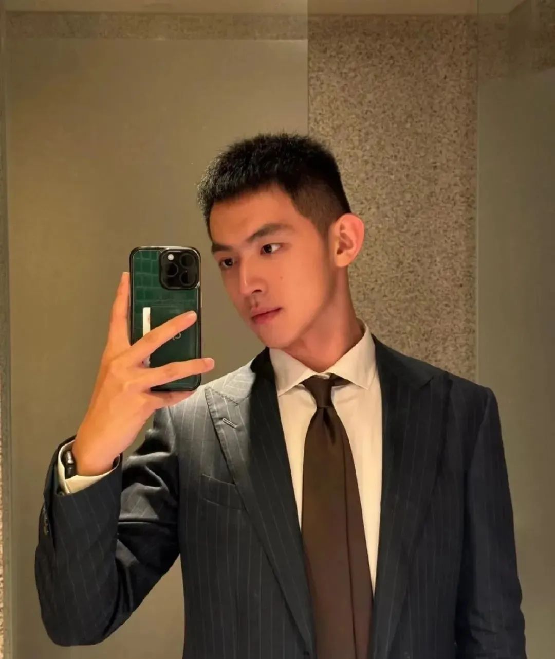 北大学霸，还长这么帅？