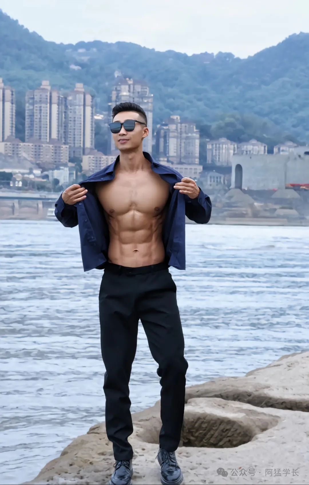 秋天的第一个肌肉男友，已在重庆上线！？