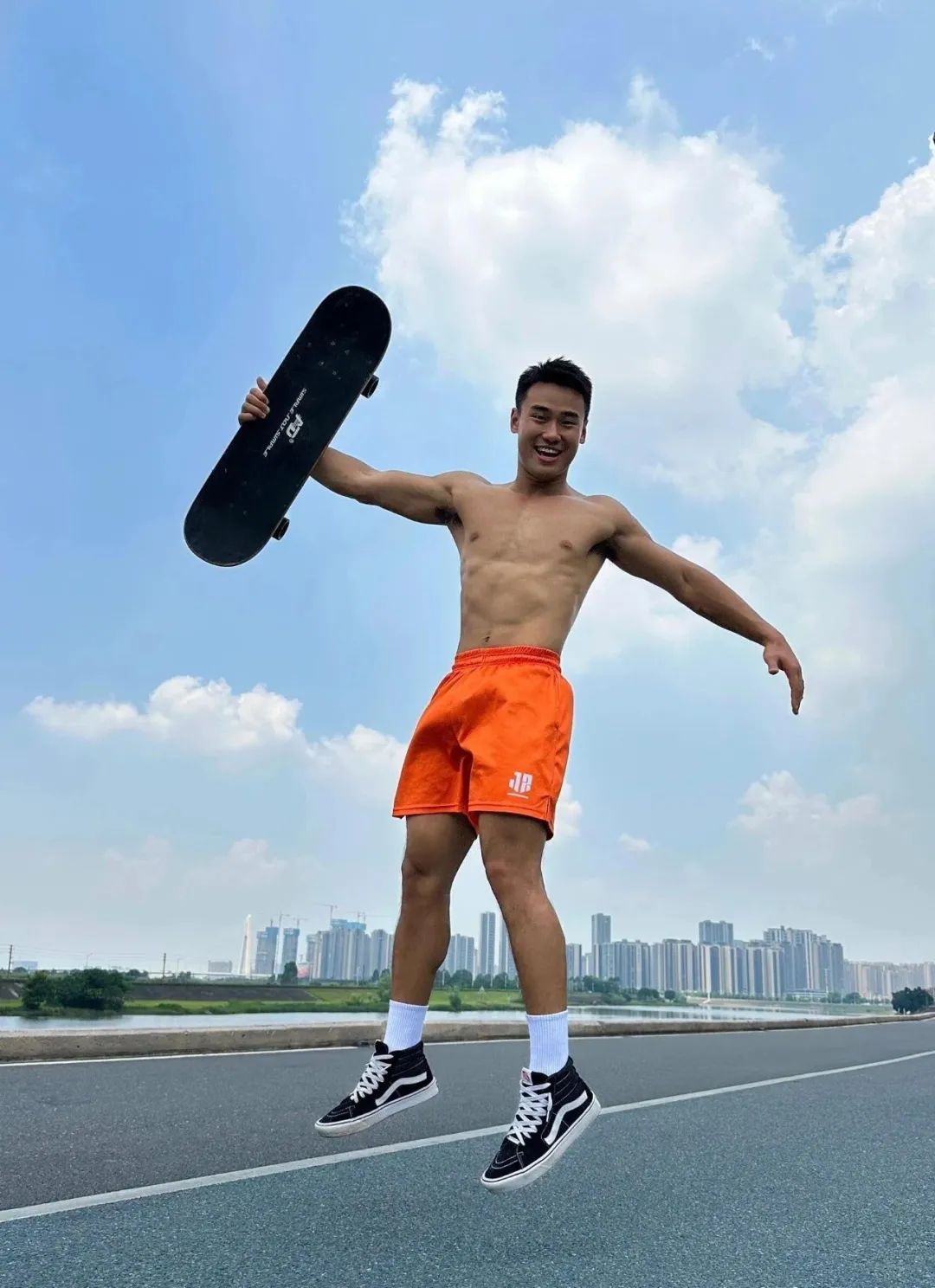 180cm 黑皮阳光大大大男孩，男友力爆发释放！