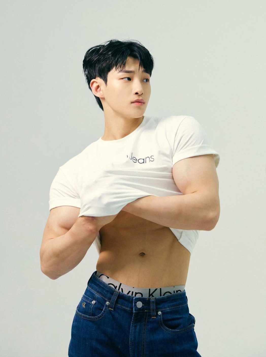 来自韩国体操队 00 后体育生，想下海？