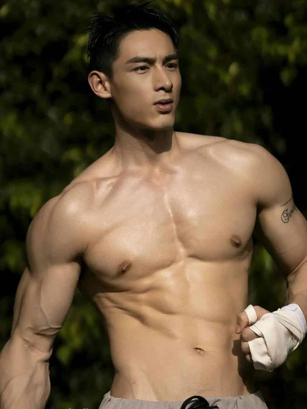 182cm 肌肉小哥外网火了,斩男又斩女! 182cm 肌肉小哥外网火了,斩男又斩女!