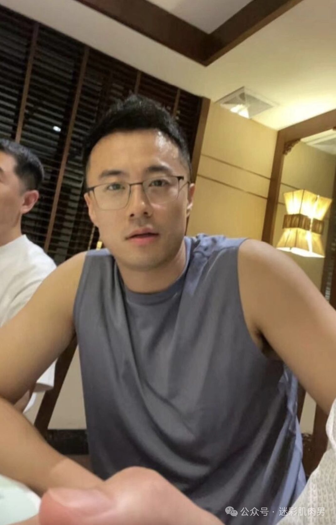 人夫感十足的男友你​​​戴还是不戴 ​​​！