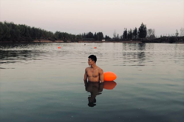 95 小生撞脸推特网红，神似顶流男星，于他而言未必是好事？