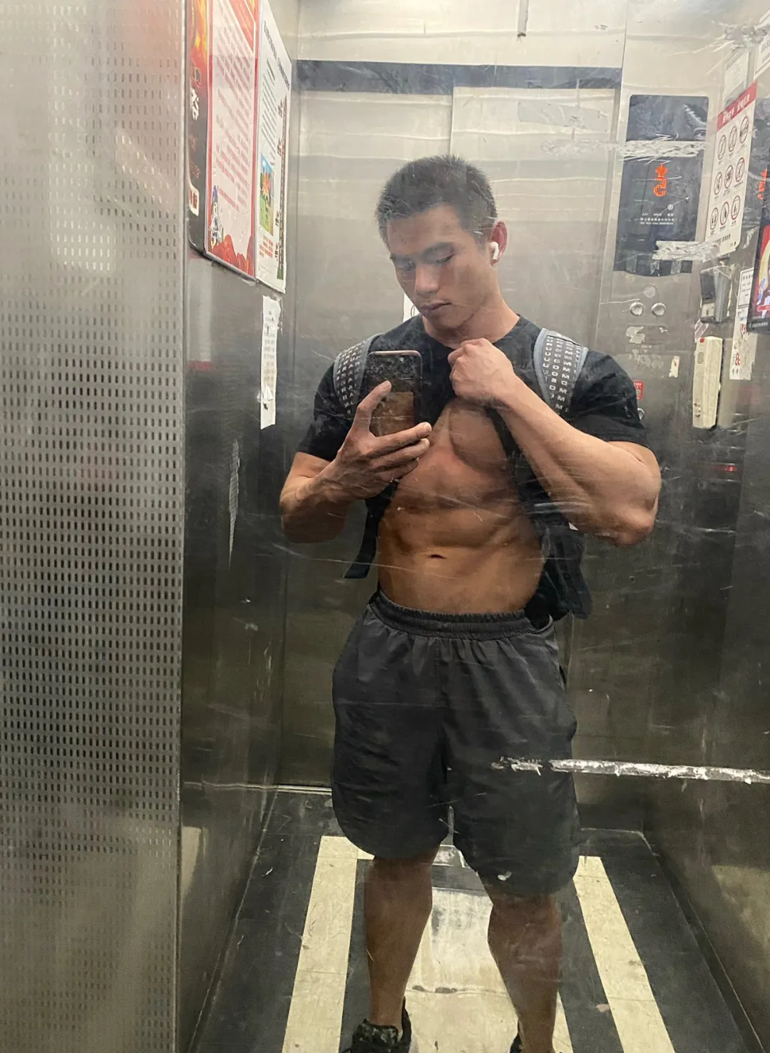 推上爆火的北京寸头肌肉天菜，胸肌也太大大大了！