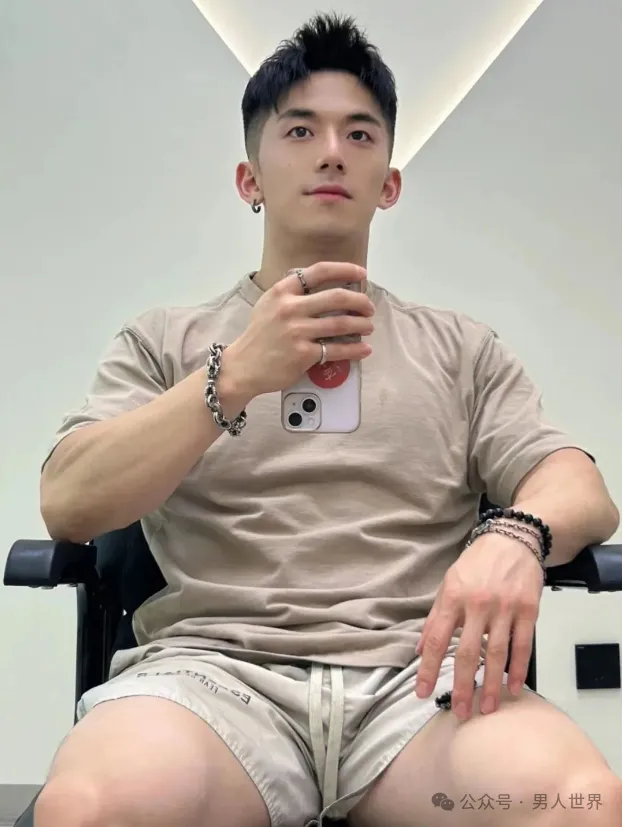 18 楼白皮男大真的超可以啊