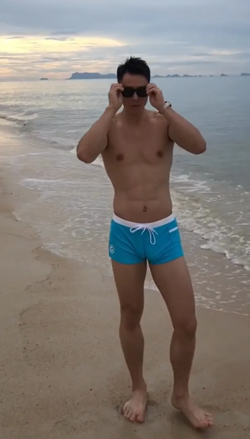 不穿衣开车的肌肉男他违反了几条交规？居然是他？