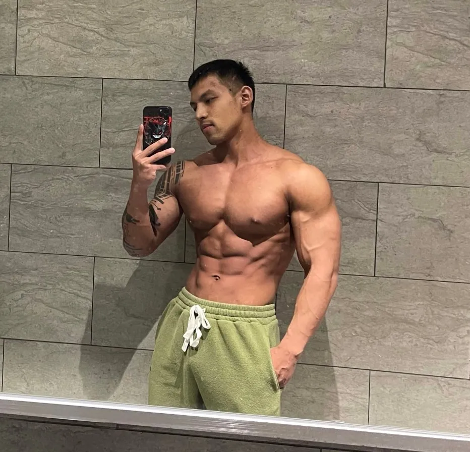 推上 20 万粉丝的网红，这枚野生男长的太顶啦！