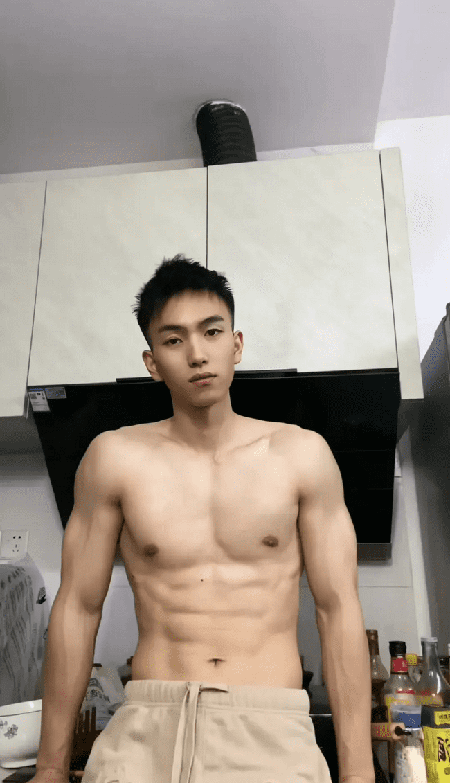 黑皮薄肌男孩,会是你的 crush 吗? 黑皮薄肌男孩,会是你的 crush 吗?