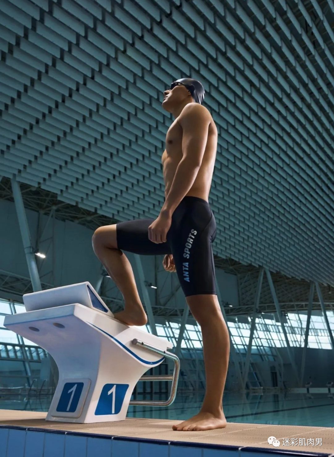 川师体院毕业的男模叶周,这长腿最近又长大了 川师体院毕业的男模叶周,这长腿最近又长大了