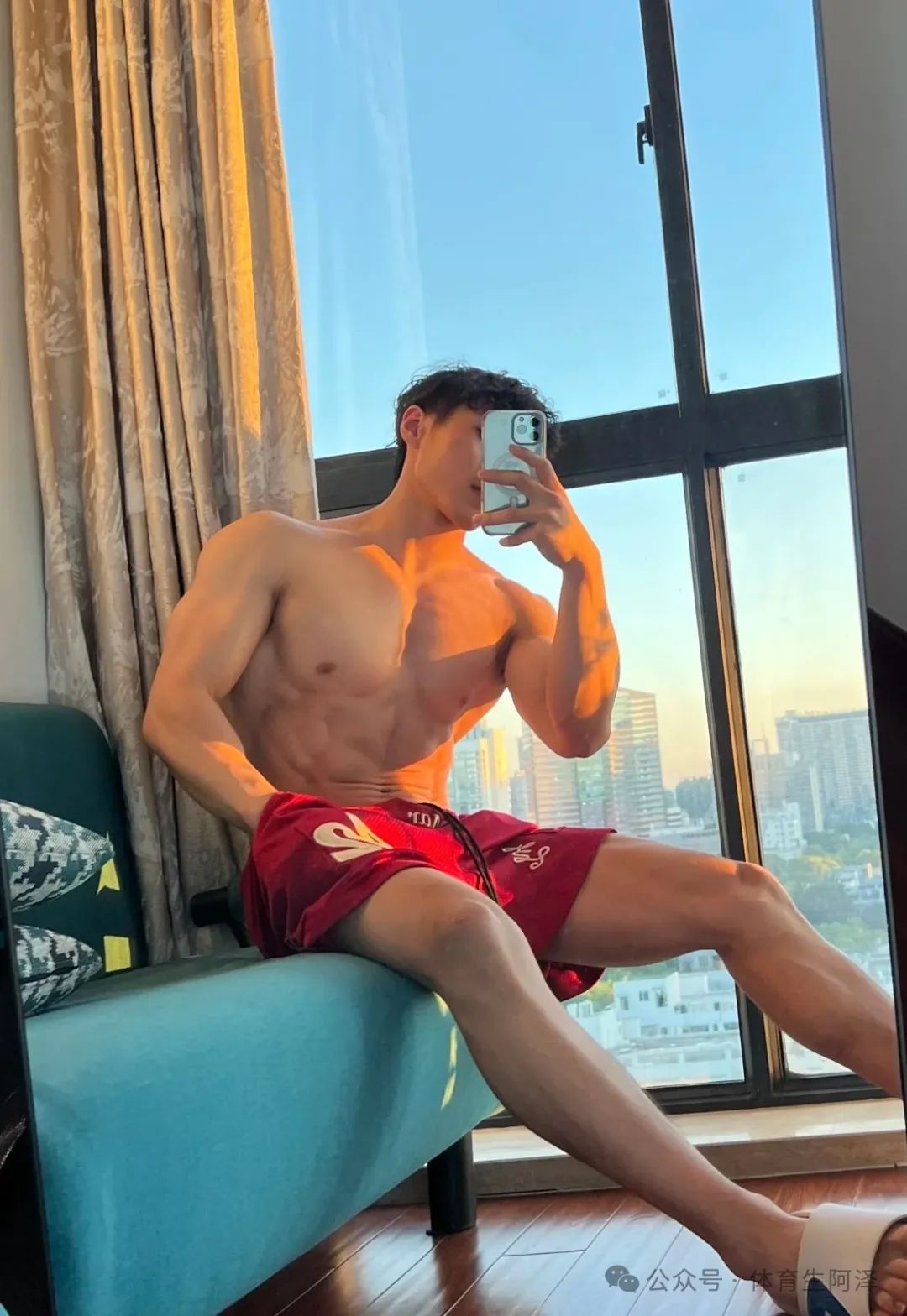 黑皮肌肉体育生，大狙黑皮，健身的男人好诱惑......