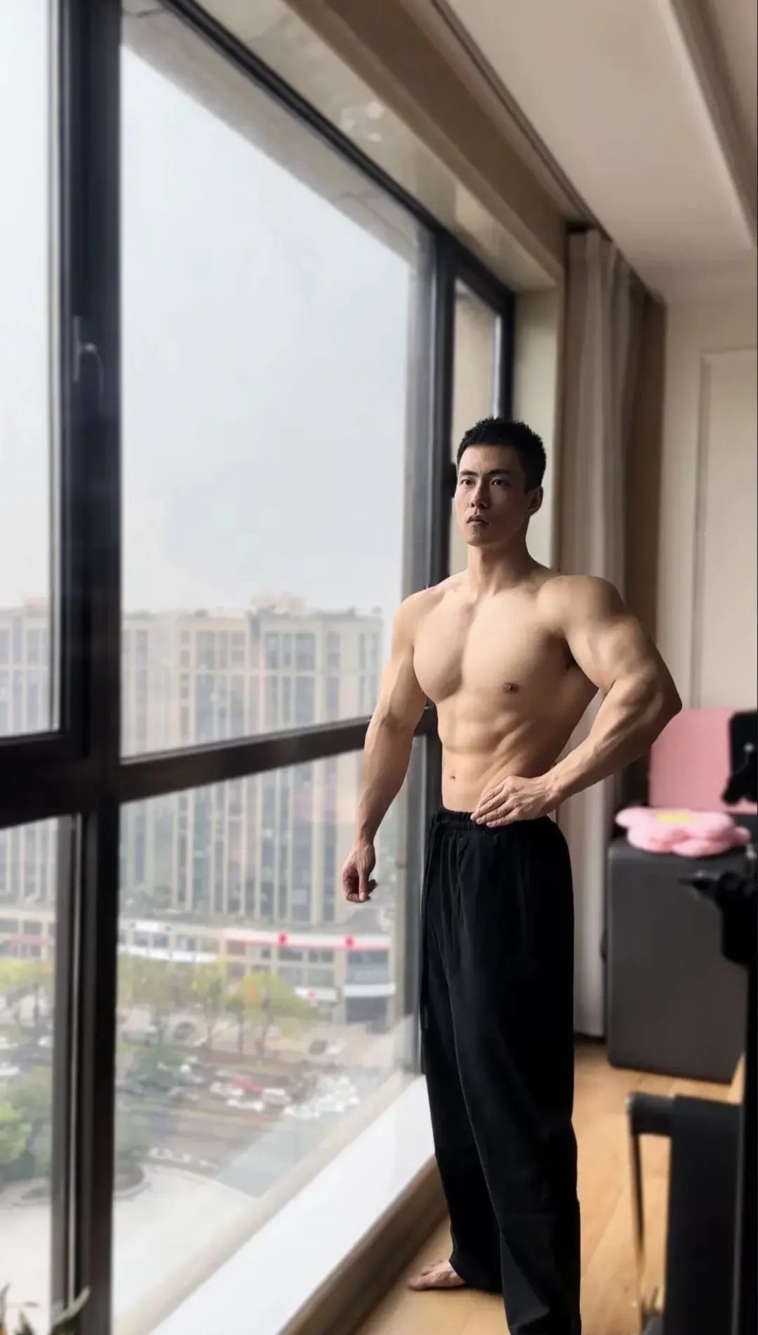 超级的 man 帅气健身教练，四方刚毅大男孩！