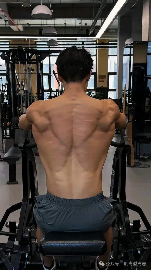 肌肉型男的美式前刺，刺进了我的心