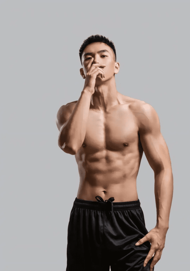黑皮薄肌男孩，会是你的 crush 吗？