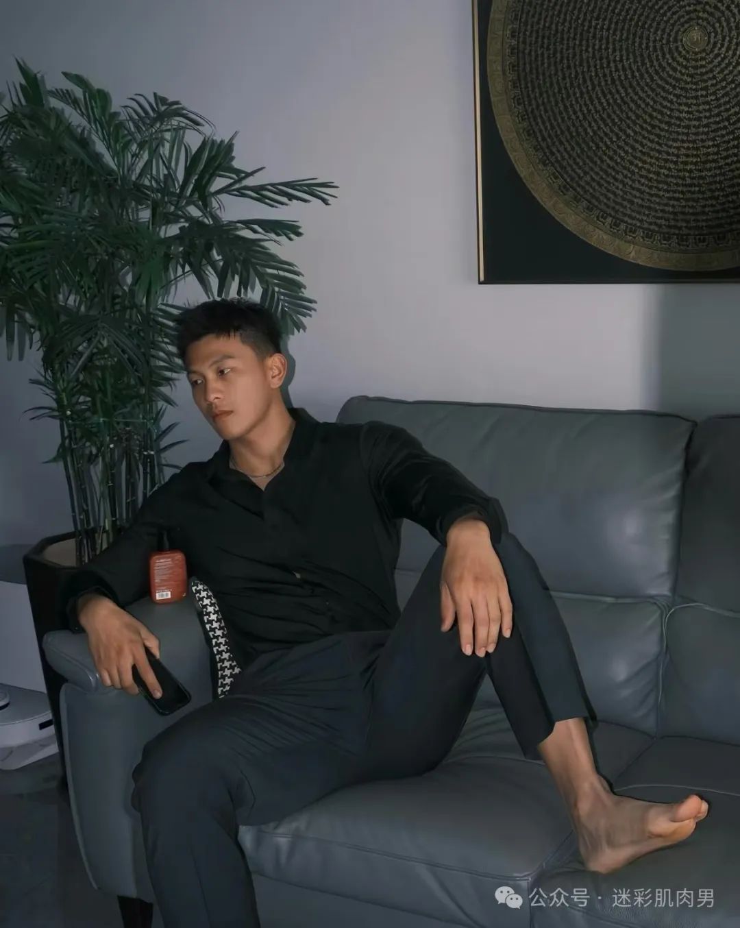 穿泳裤湿透皮划艇运动男 IG 新照黝黑大长腿，耐力强！