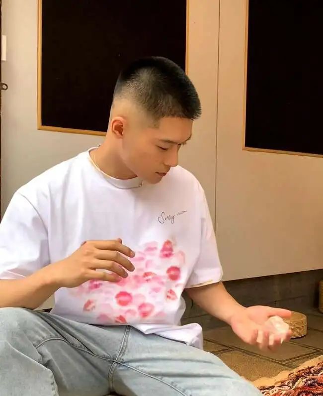 寸头帅气摩羯帅哥，阳光的重庆大男孩！