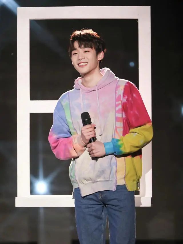 内娱男明星们，请按照他这个身材标准卷起来！