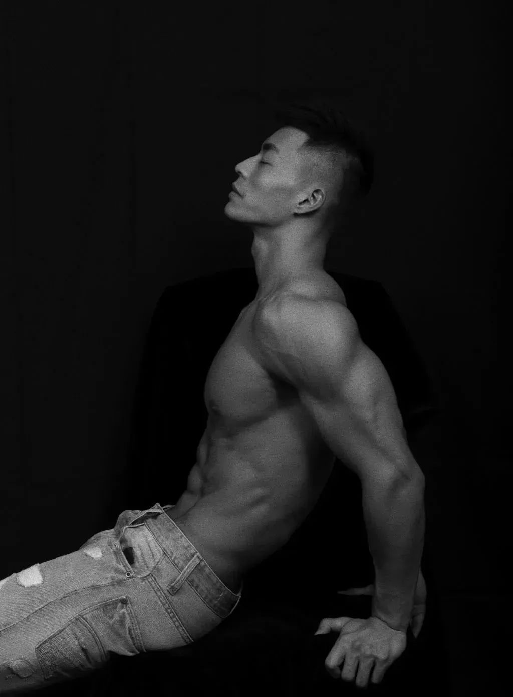 185cm 硬邦邦腹肌 360°无死角肌肉帅哥！