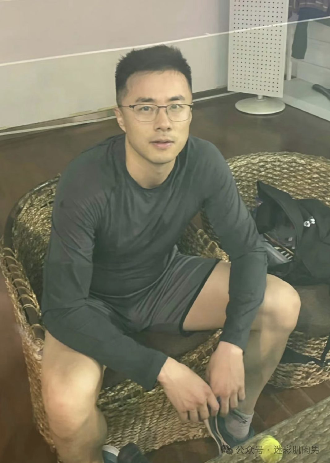 人夫感十足的男友你​​​戴还是不戴 ​​​！