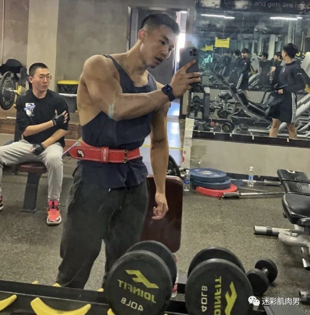 185CM 篮球长腿小哥，身材好到爆！
