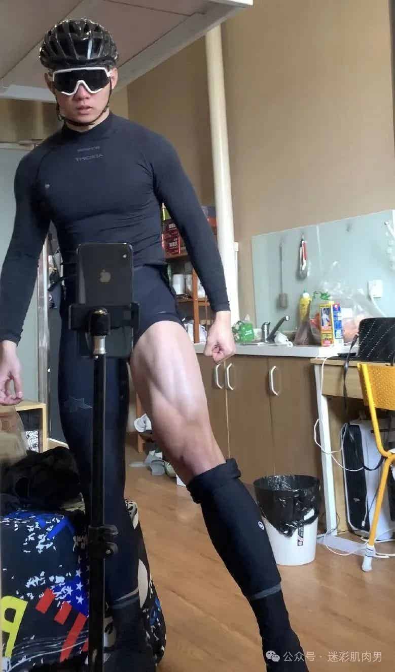 紧身衣骑行小哥居然参加百男综艺！大实力果然藏不住！