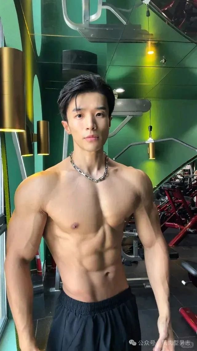 肌肉型男的美式前刺，刺进了我的心