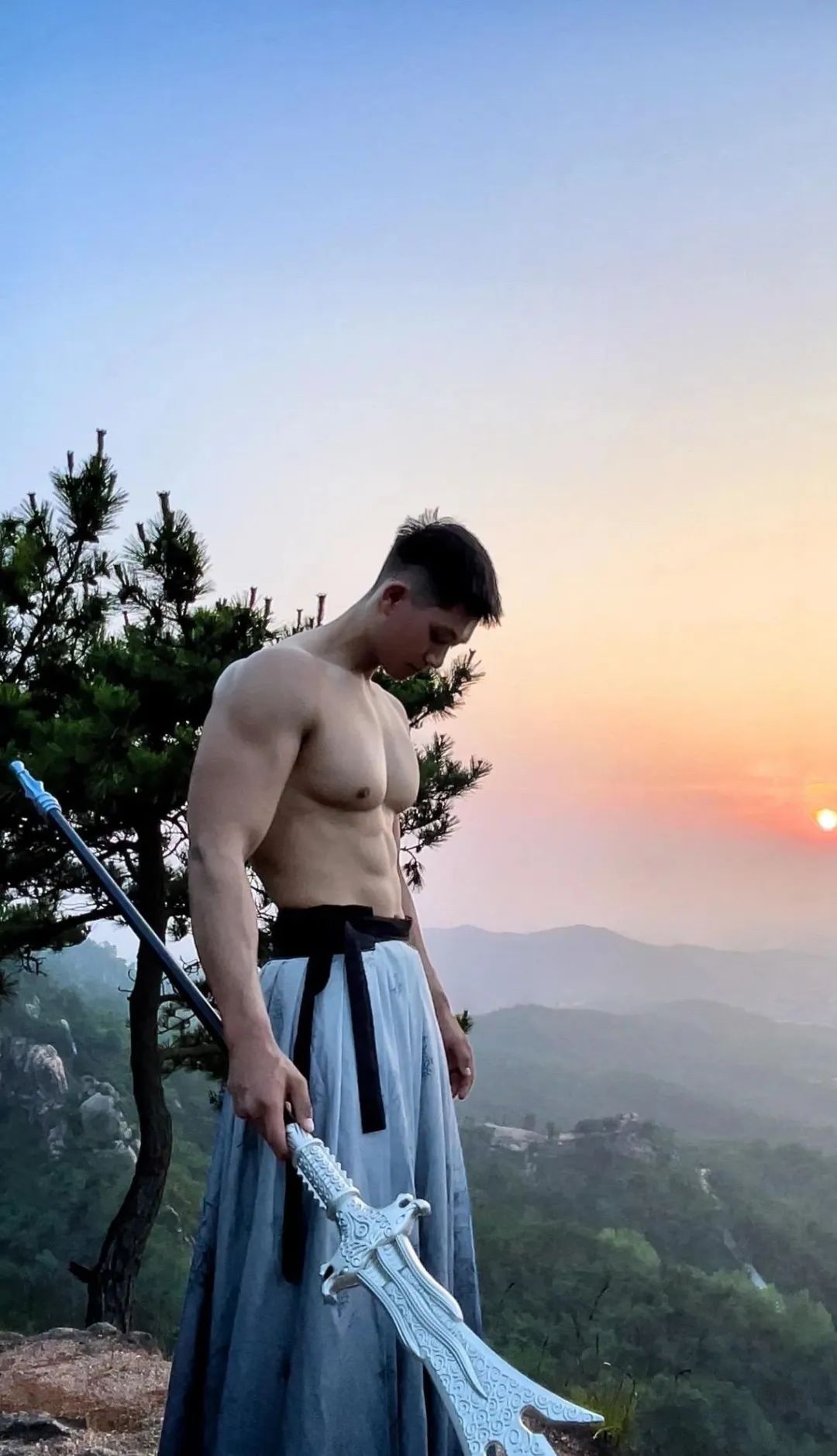 185cm 翘 P 山东帅哥，野外露营太有料了！