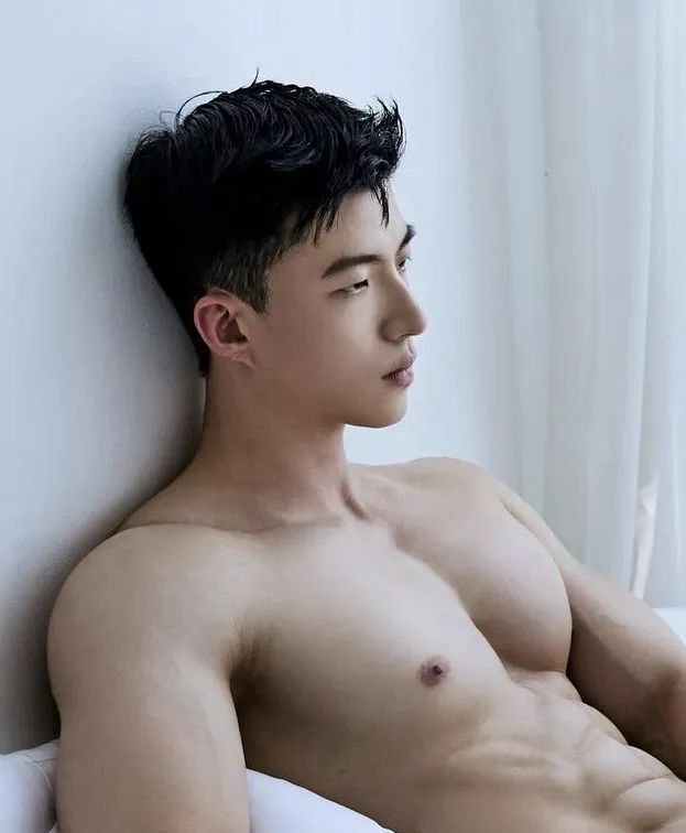 灰裤子小哥照片被盗当头像，你见过吗