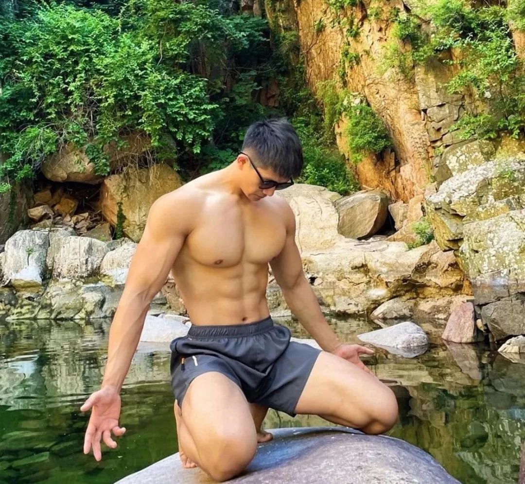 185cm 翘 P 山东帅哥，野外露营太有料了！