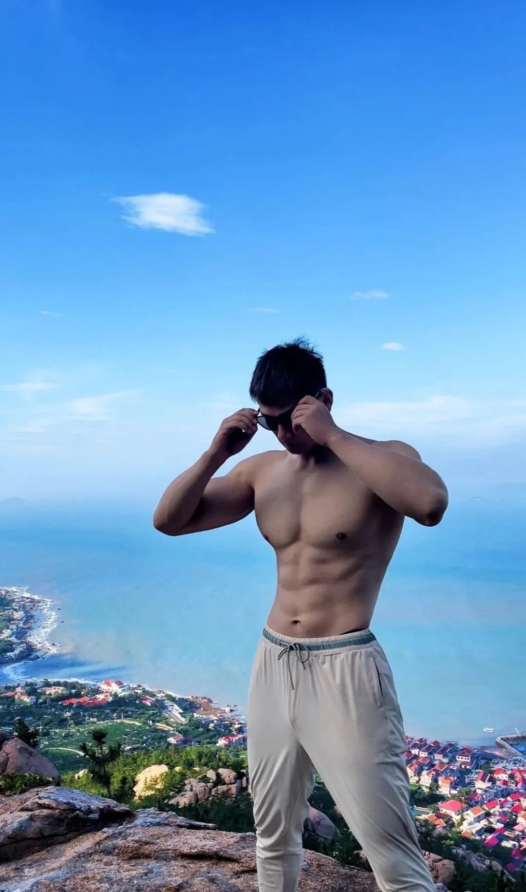 185cm 翘 P 山东帅哥，野外露营太有料了！