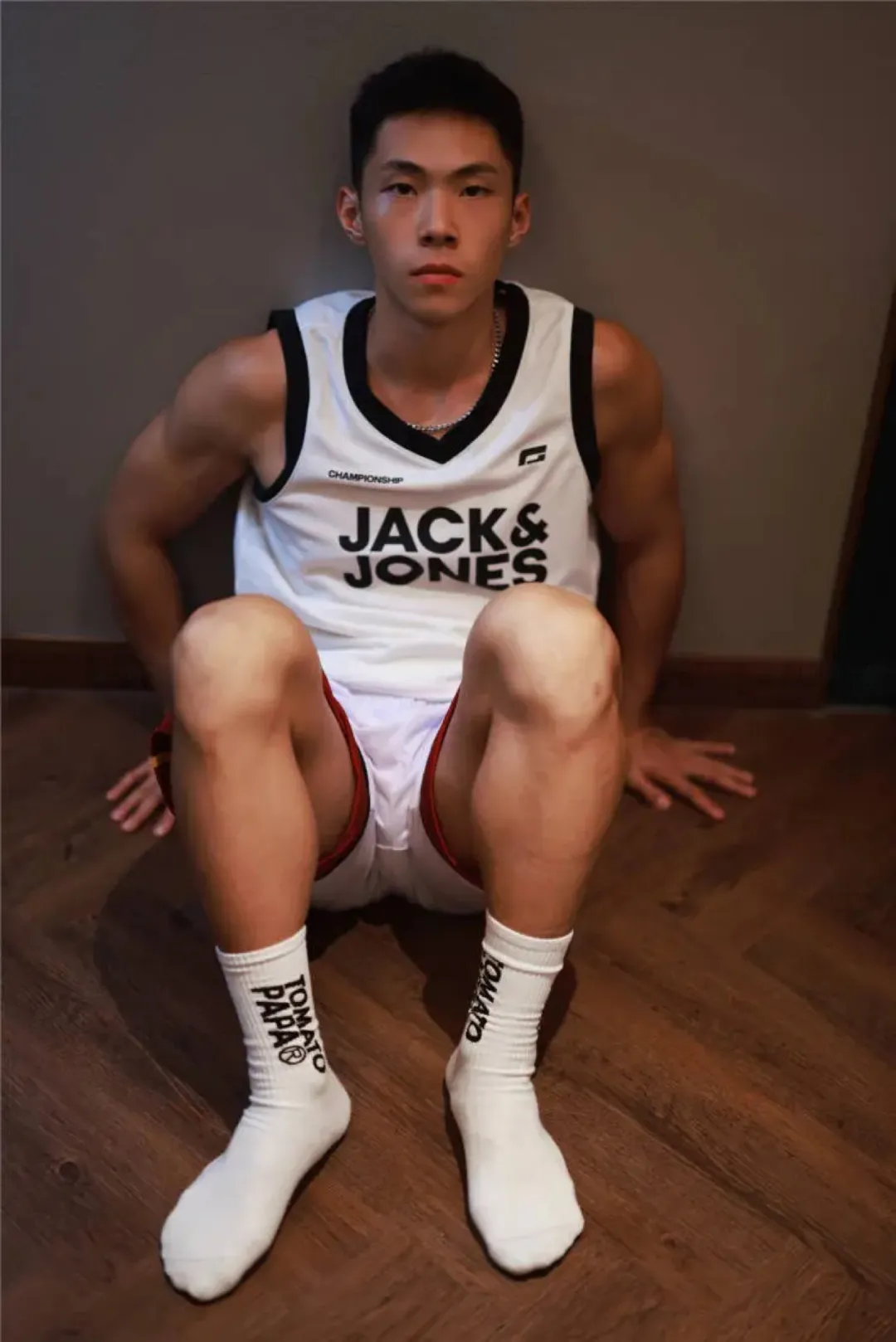 黑皮、寸头、足球体育生在酒店等你! 黑皮、寸头、足球体育生在酒店等你!