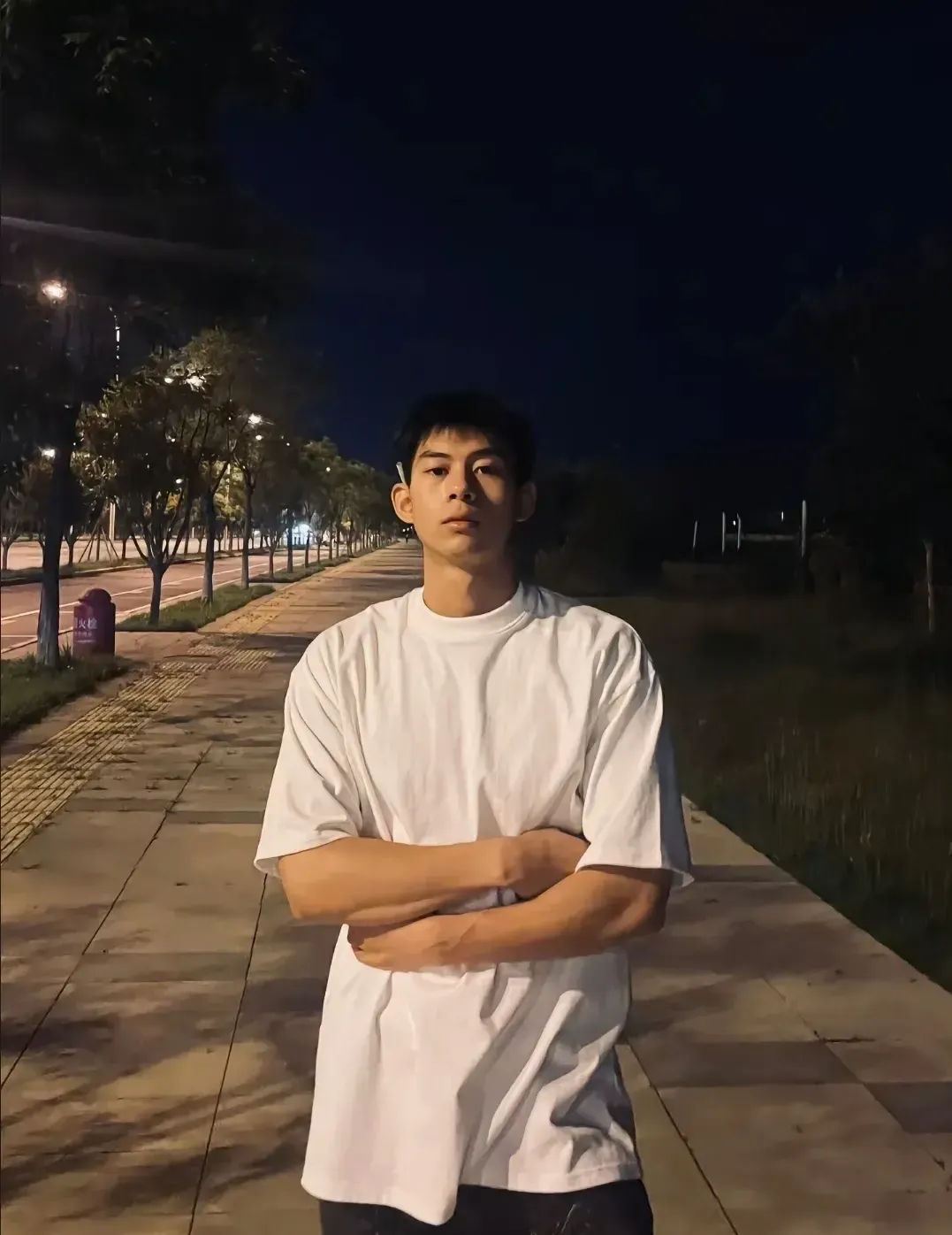 19 岁篮球体育生的小腹肌，有多好看？