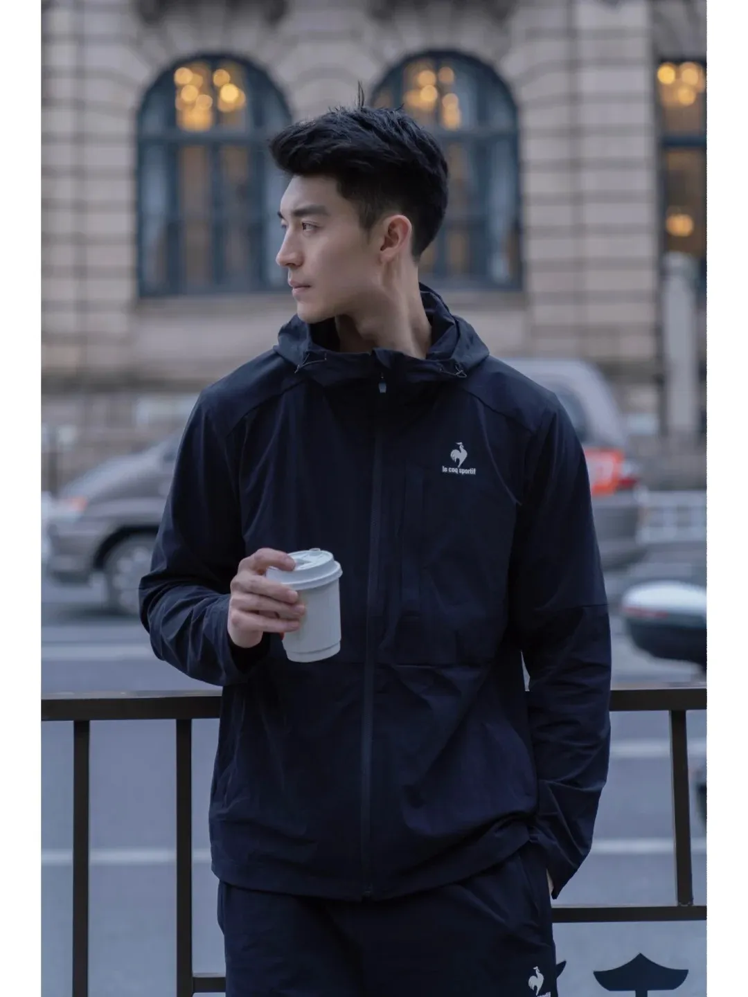 郑翔自拍照火啦，宽肩窄腰粗壮长腿实力藏不住！