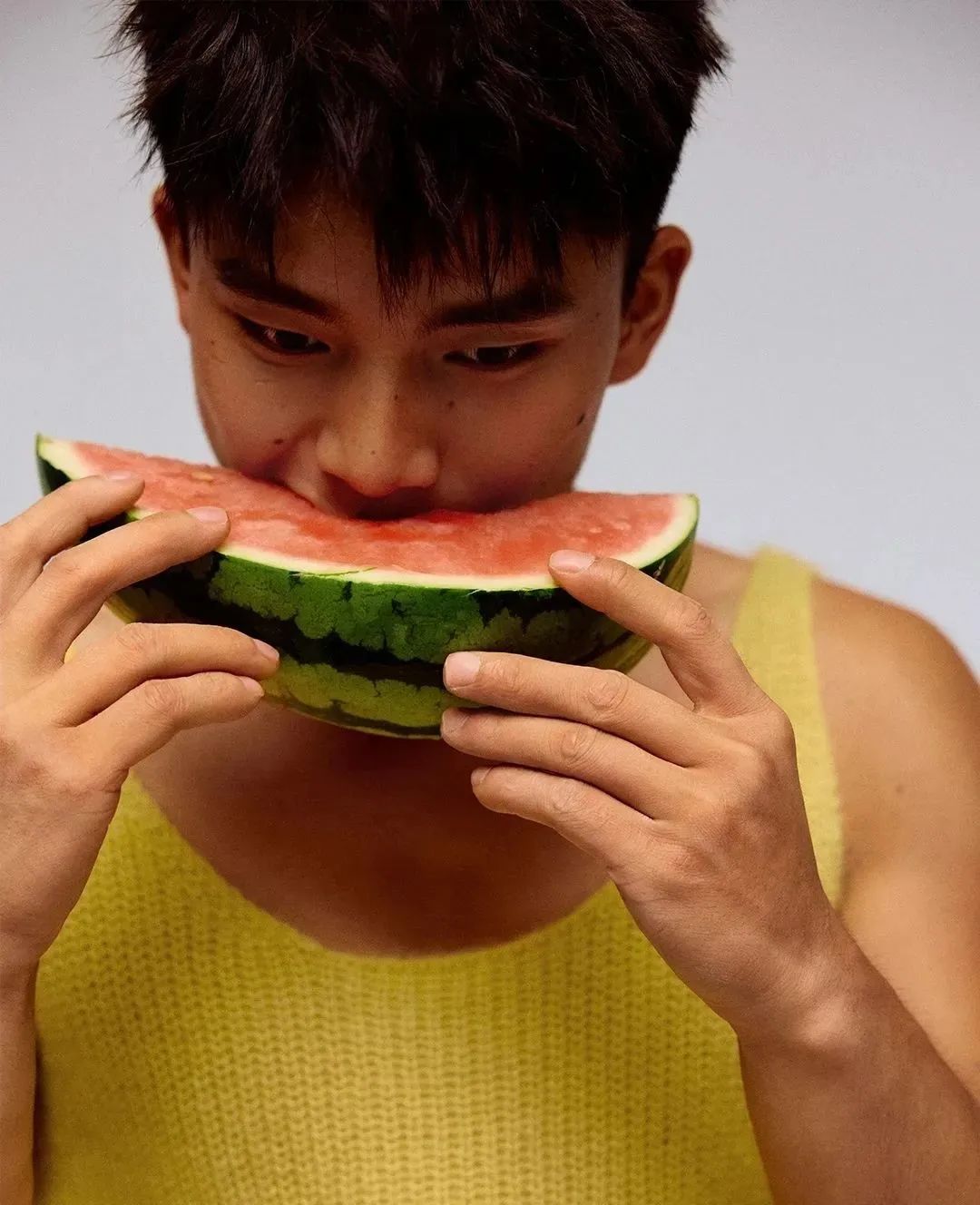 你们的新老公脱了！这肌肉写真是我不花钱就能看到的吗？！
