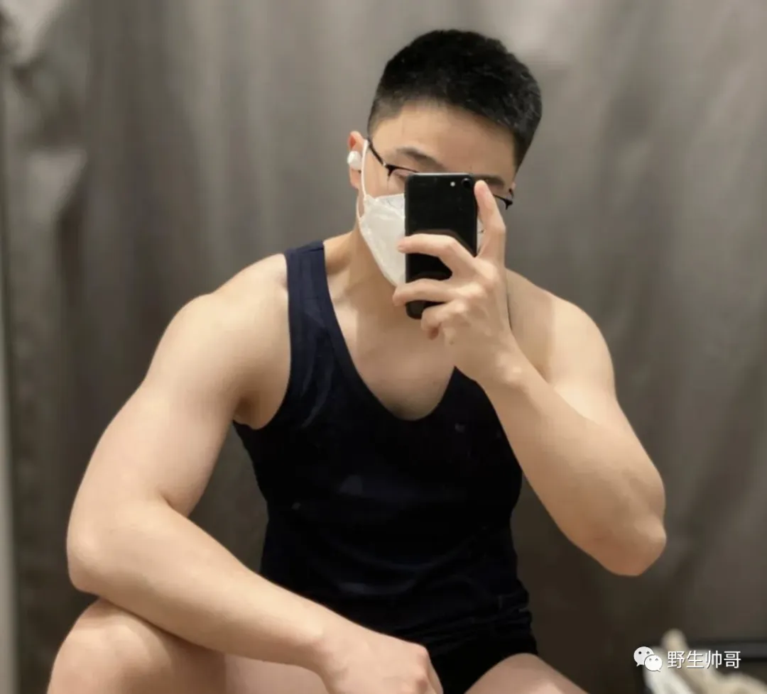 健身的运动小哥，气质型爷们