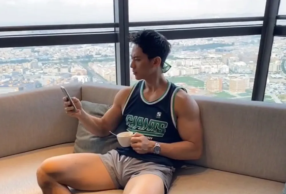 不穿衣开车的肌肉男他违反了几条交规？居然是他？