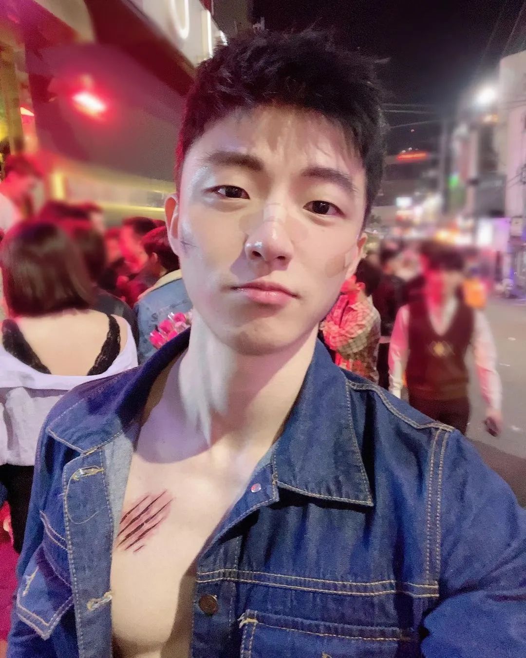 灰裤子小哥照片被盗当头像，你见过吗