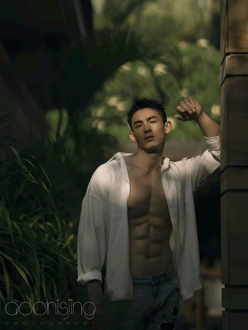 182cm 肌肉小哥外网火了，斩男又斩女！