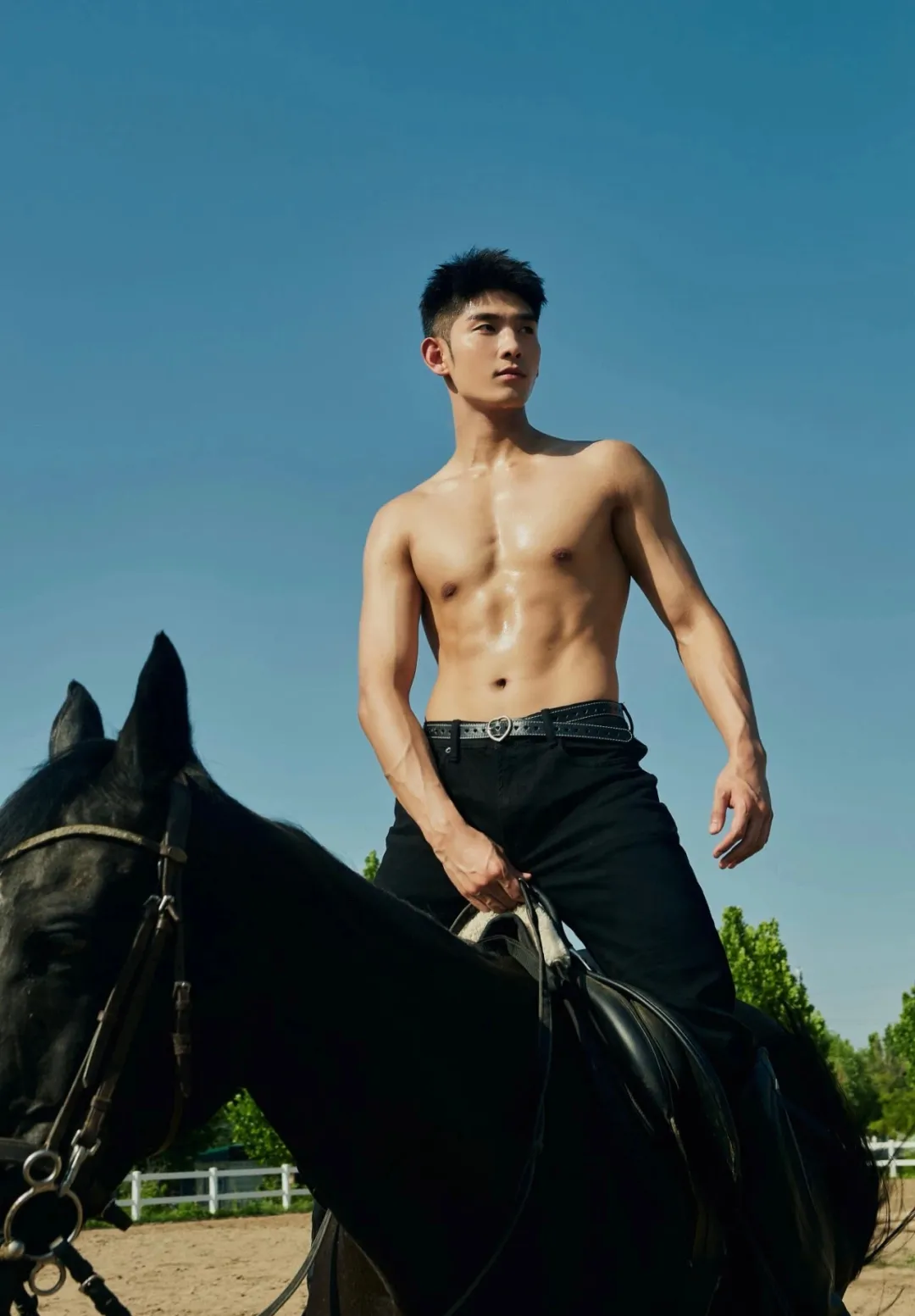 187cm 西北体育生，骑马背上的硬肌汉子!
