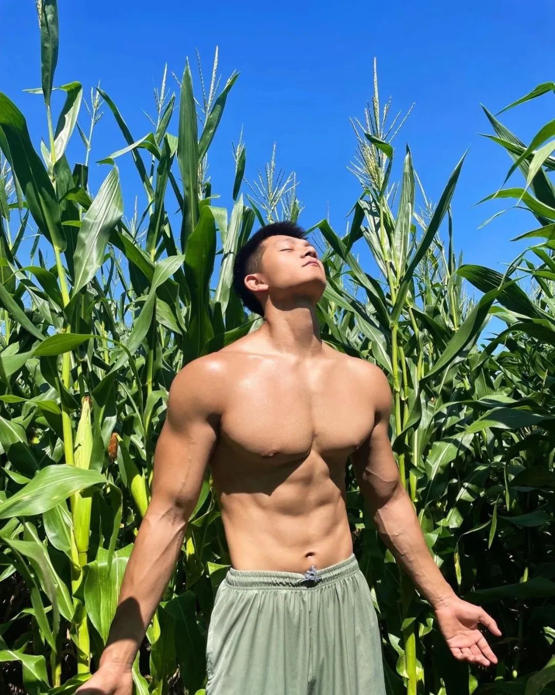 185cm 翘 P 山东帅哥，野外露营太有料了！