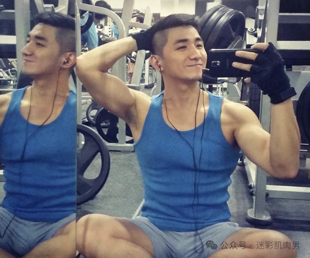 击败 99% 制服男人的证件照天菜，如今变成这样了？！
