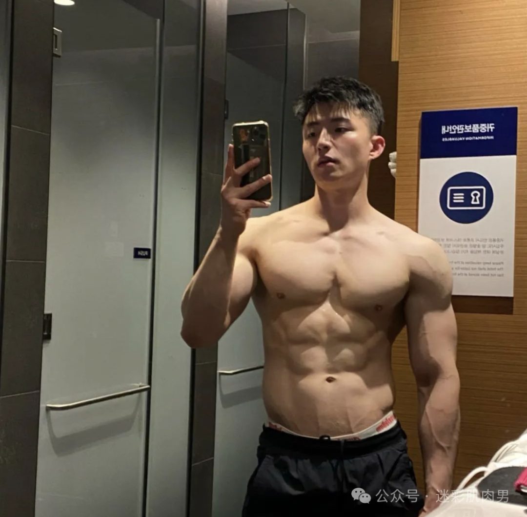 灰裤子小哥照片被盗当头像，你见过吗