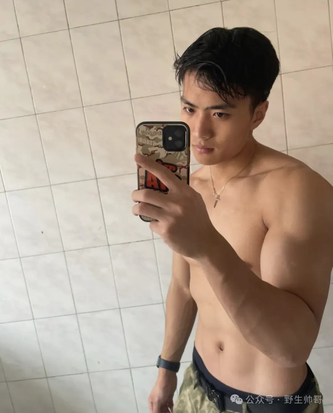 北体大二肌肉体育生运动男大也太可了！鼻子好大呀！