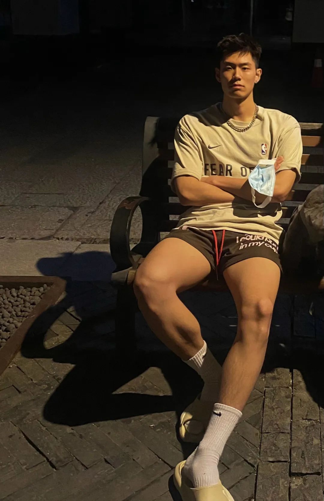 浙江 02 年直男体育生，这 190CM 大长腿简直太炸了！